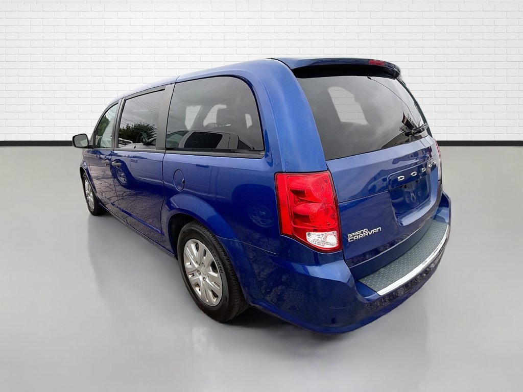 Used 2019 Dodge Grand Caravan SE w/ UConnect Hands-Free Group FWD image 4