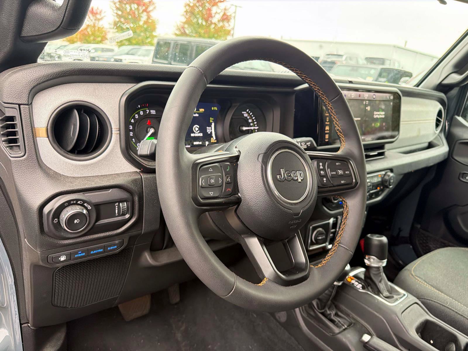 Used 2024 Jeep Wrangler Unlimited w/ Convenience Group AWD/4WD image 12