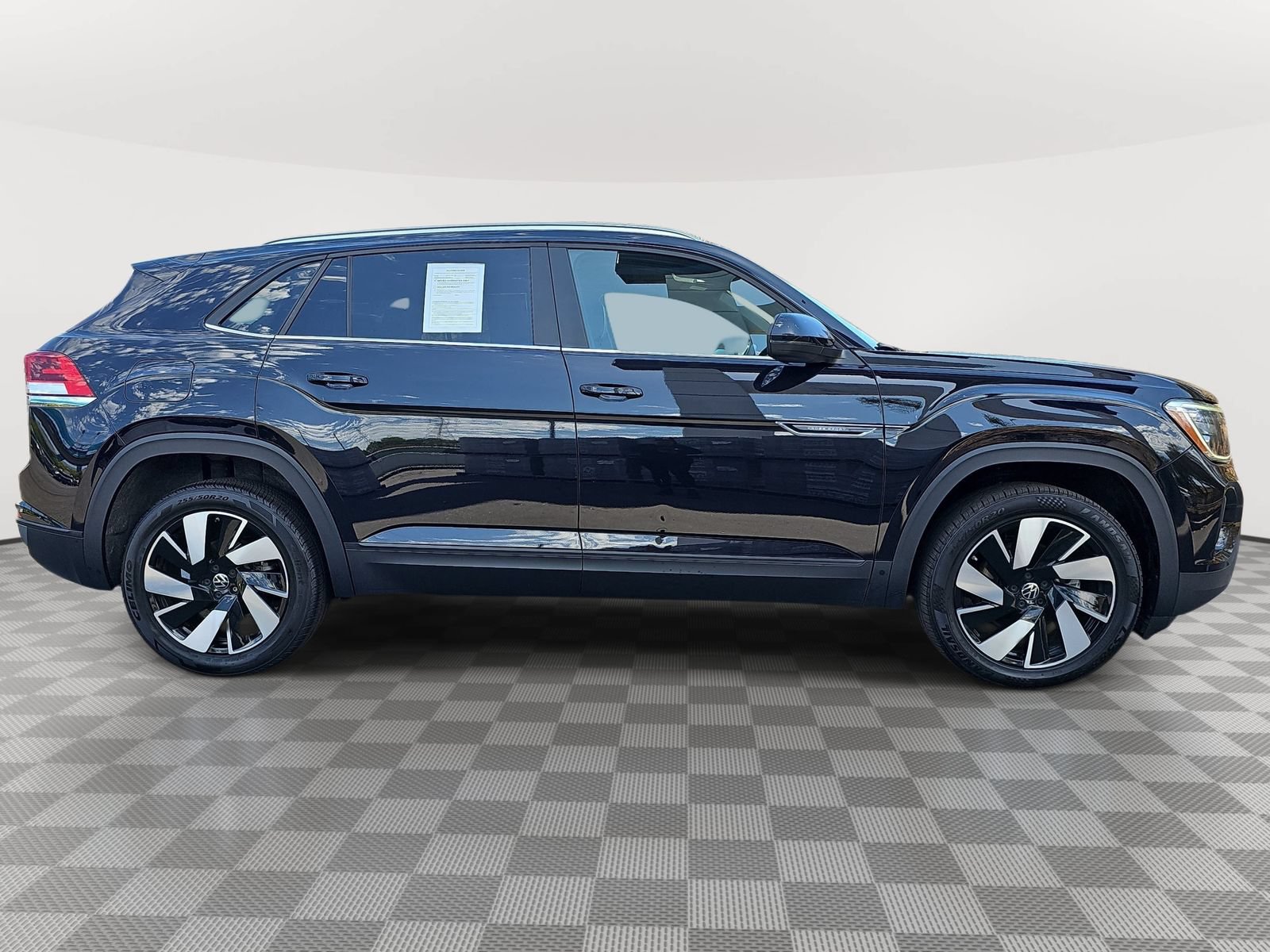 Used 2024 Volkswagen Atlas Cross Sport SE AWD/4WD image 4
