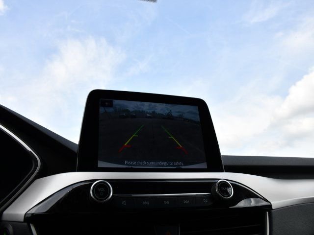 Used 2020 Ford Escape SE image 12