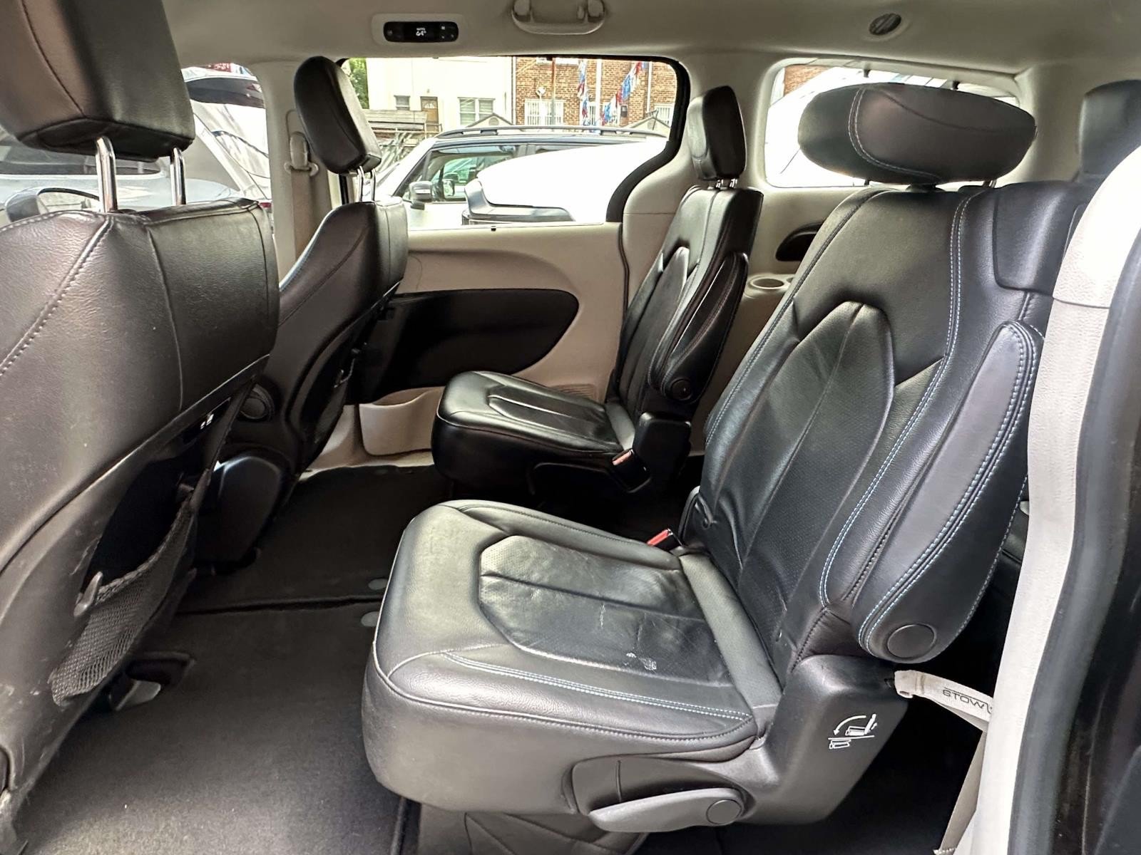 Certified 2021 Chrysler Pacifica Touring-L FWD image 14