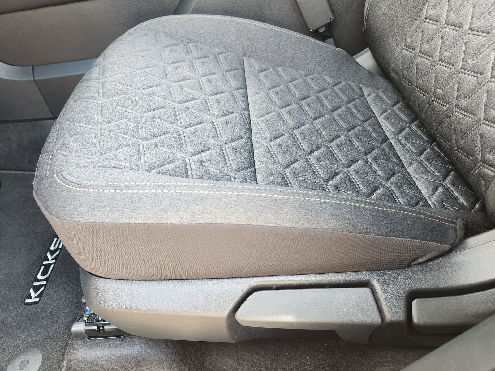 New 2025 Nissan Kicks SV w/ SV Premium Package image 20