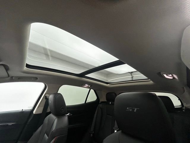 Used 2023 Buick Envision Essence w/ Sport Touring Package image 9