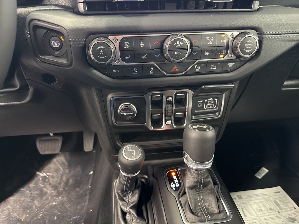 New 2026 Jeep Wrangler Unlimited Sahara AWD/4WD image 24