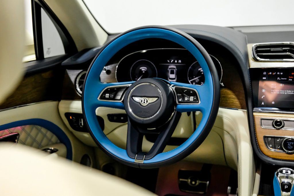 Used 2023 Bentley Bentayga Speed image 12