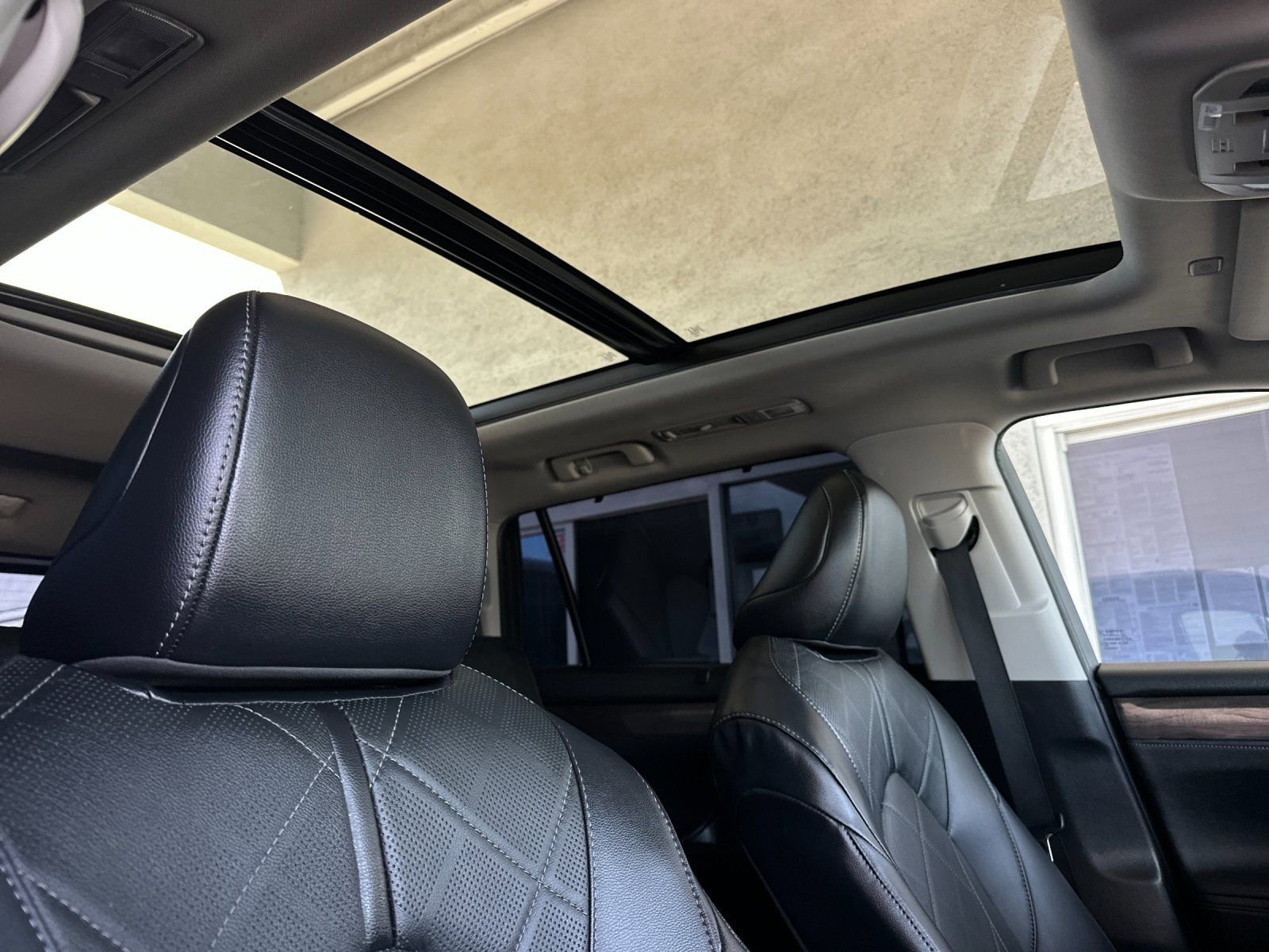Used 2023 Toyota Highlander Platinum FWD image 17