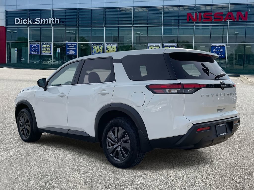 Used 2024 Nissan Pathfinder S image 4