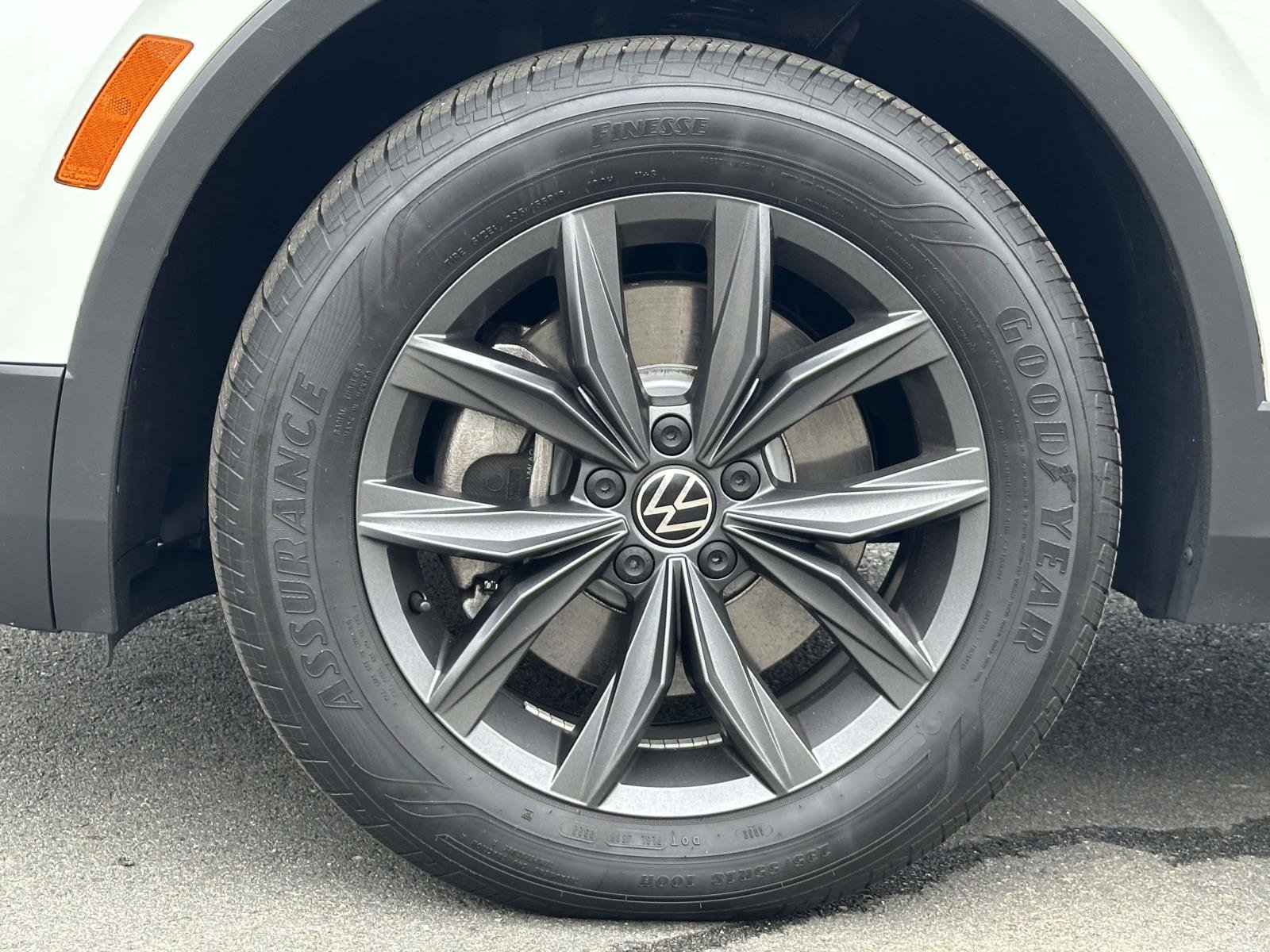 Used 2022 Volkswagen Tiguan SE image 7