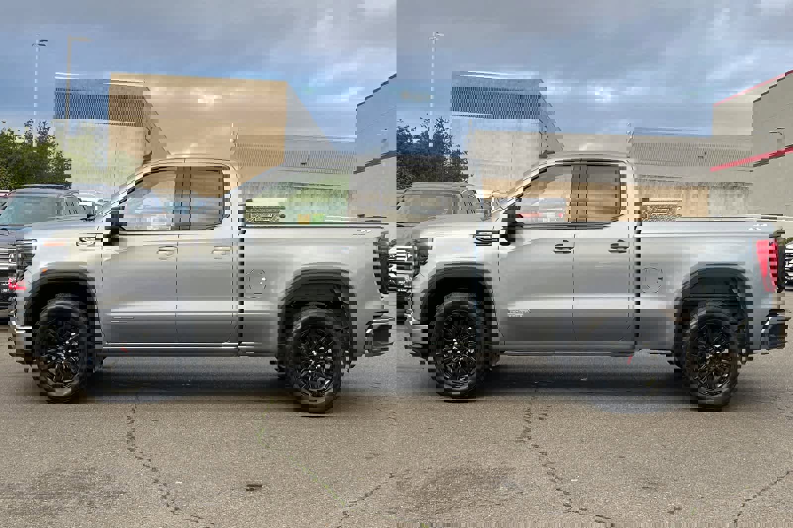 Used 2025 GMC Sierra 1500 Elevation image 9