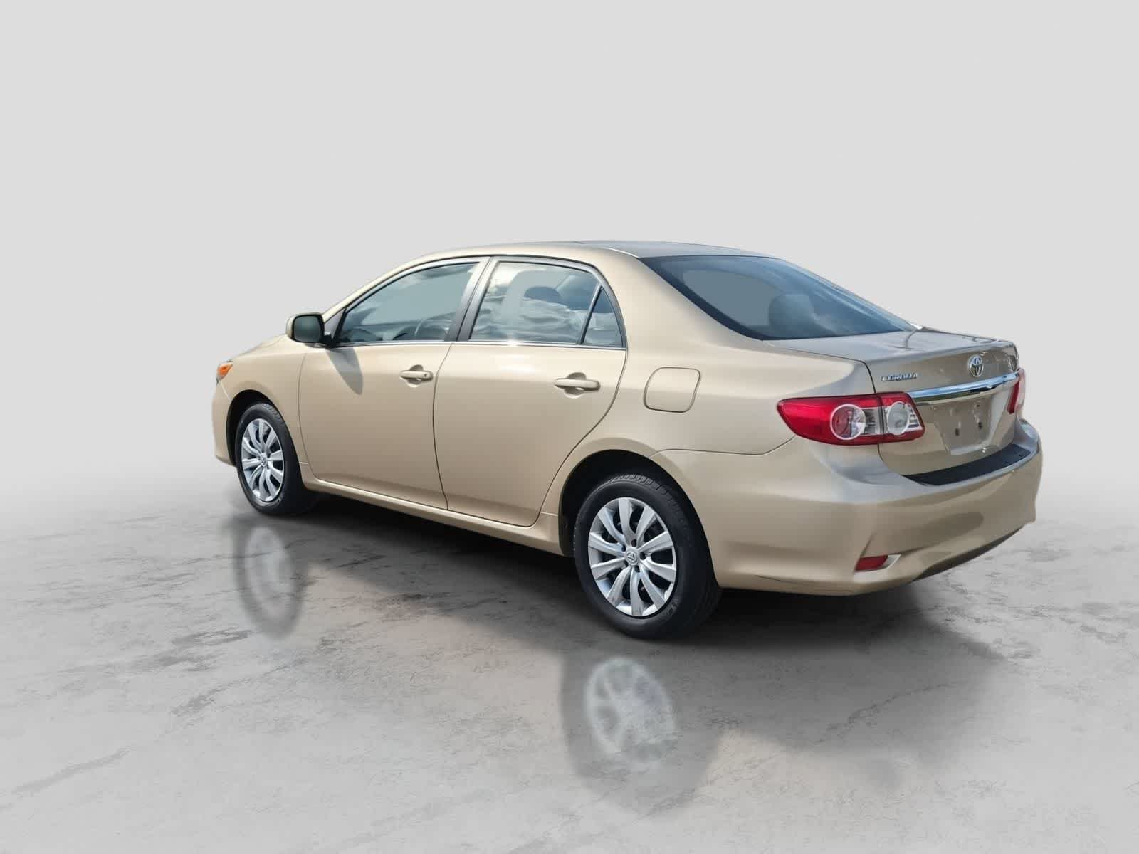 Used 2013 Toyota Corolla LE FWD image 6