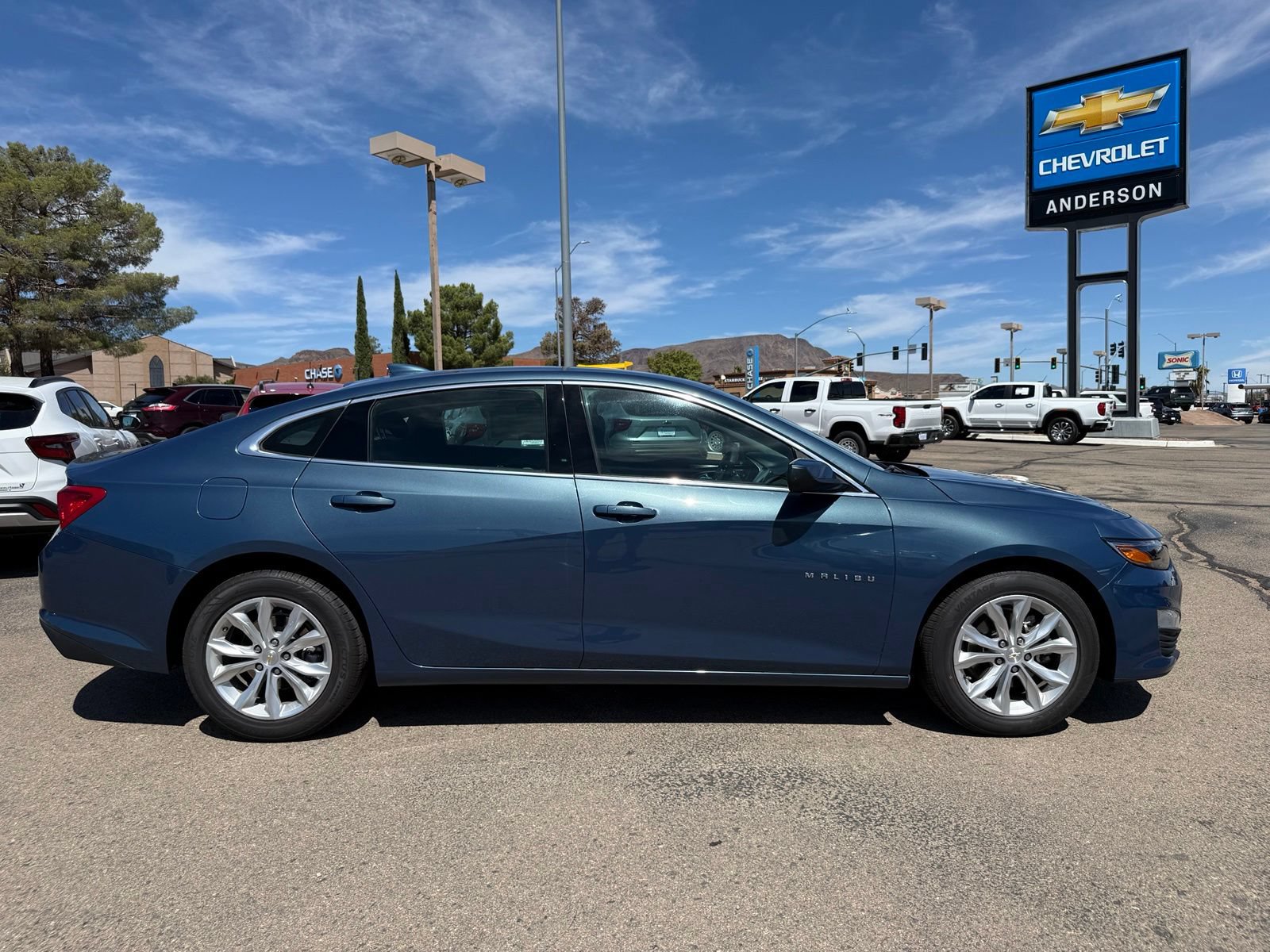 Used 2024 Chevrolet Malibu LT FWD image 4