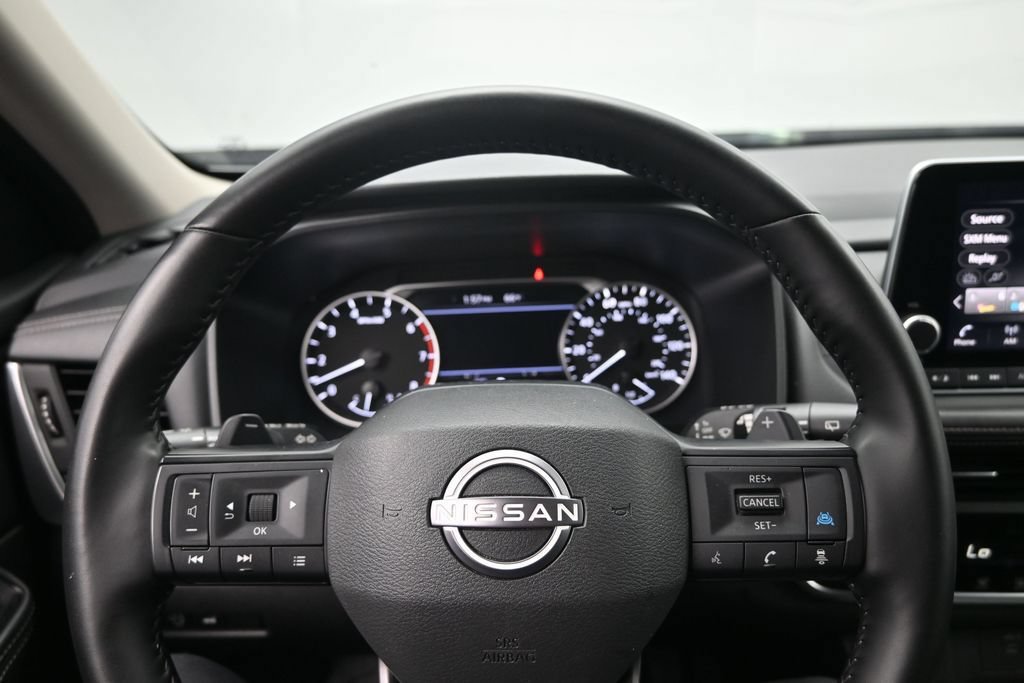 Used 2025 Nissan Rogue SV AWD/4WD image 12