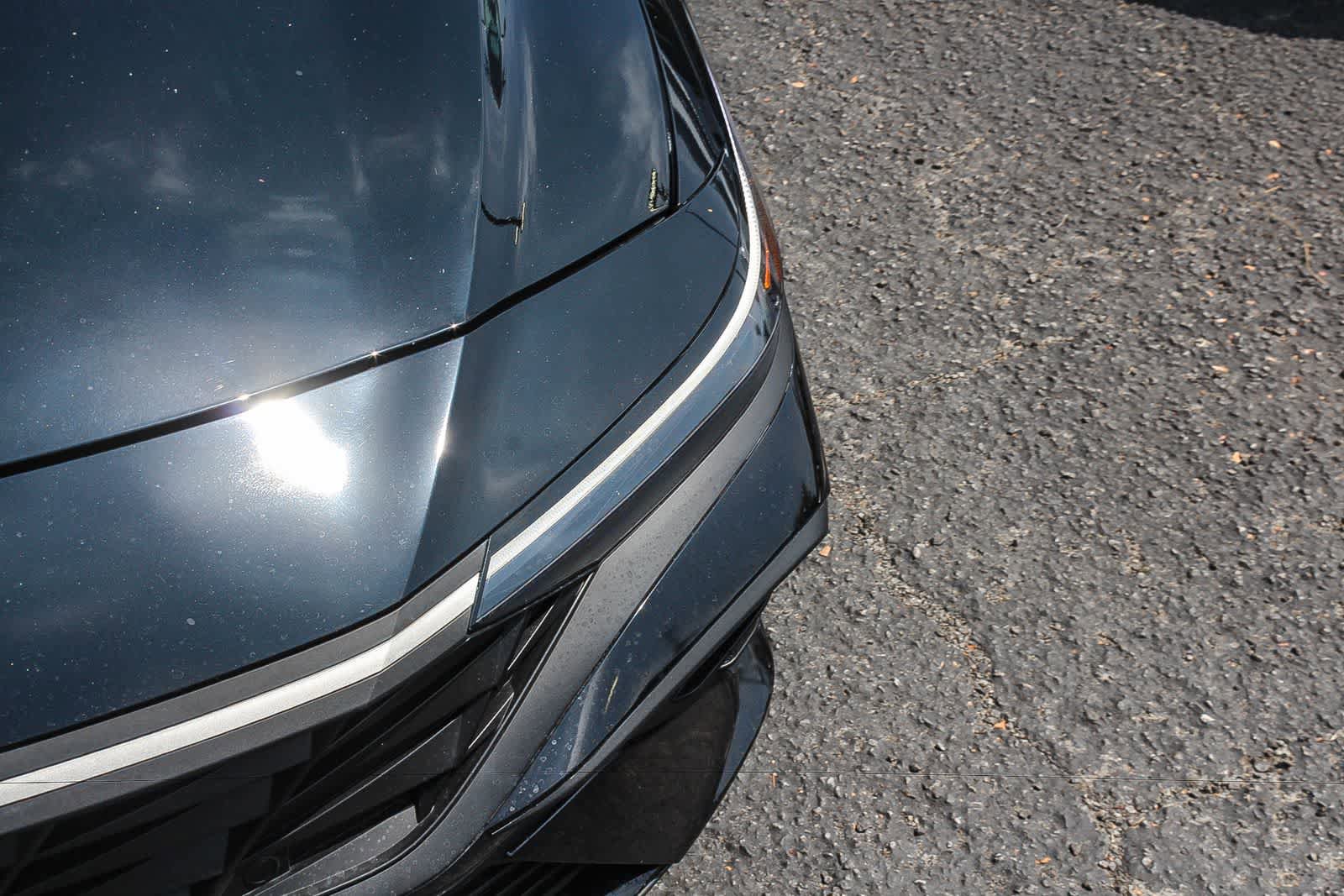 Certified 2025 Hyundai Elantra SE FWD image 13