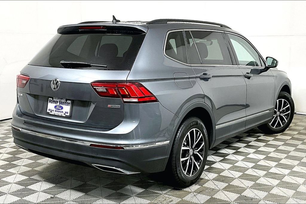 Used 2021 Volkswagen Tiguan SE w/ Panoramic Sunroof Package image 12