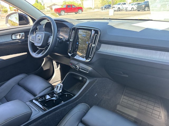 Used 2026 Volvo XC40 B5 Plus AWD/4WD image 12