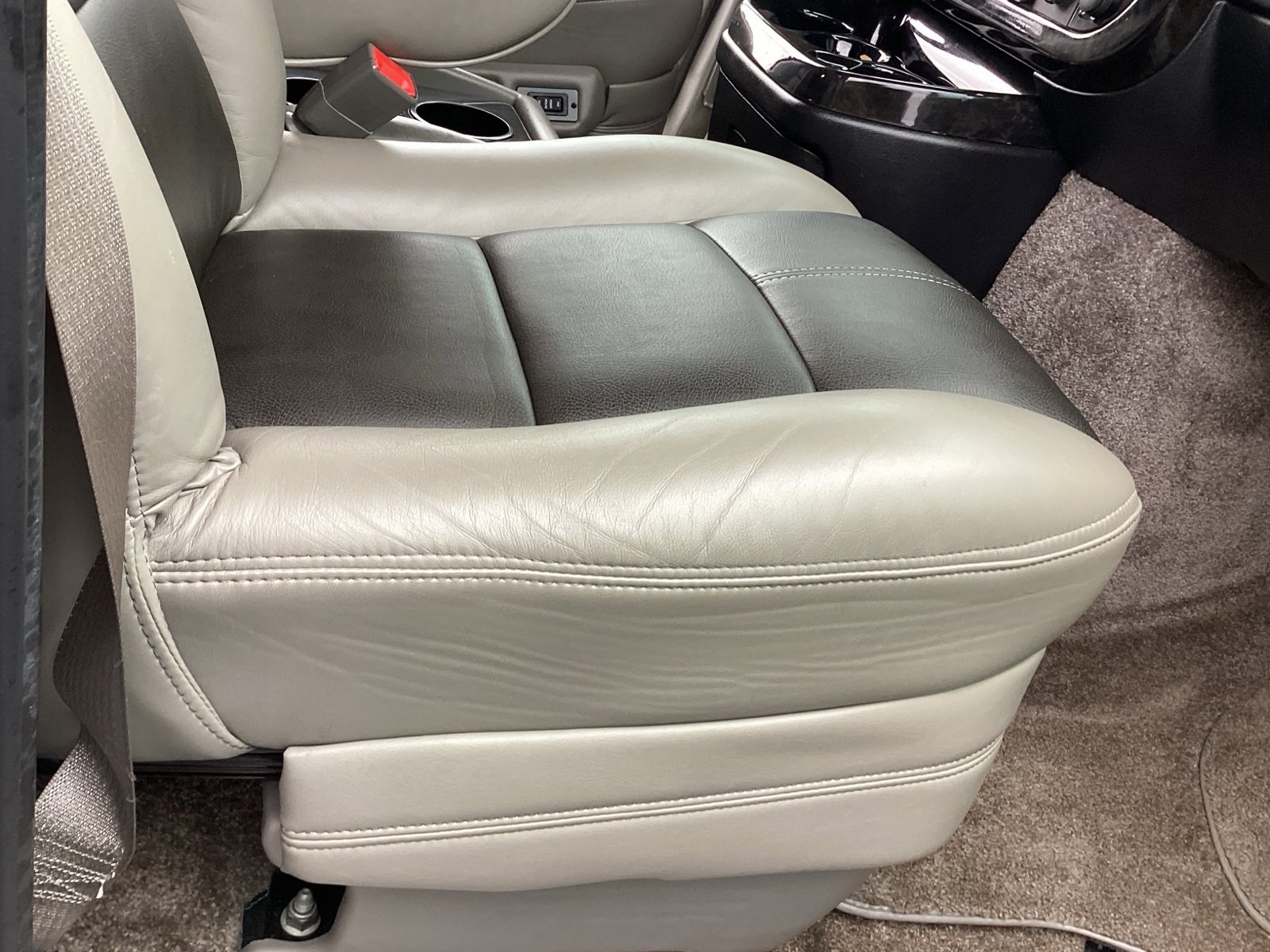 Used 2018 Chevrolet Express 2500 w/ Enhanced Convenience Package image 18