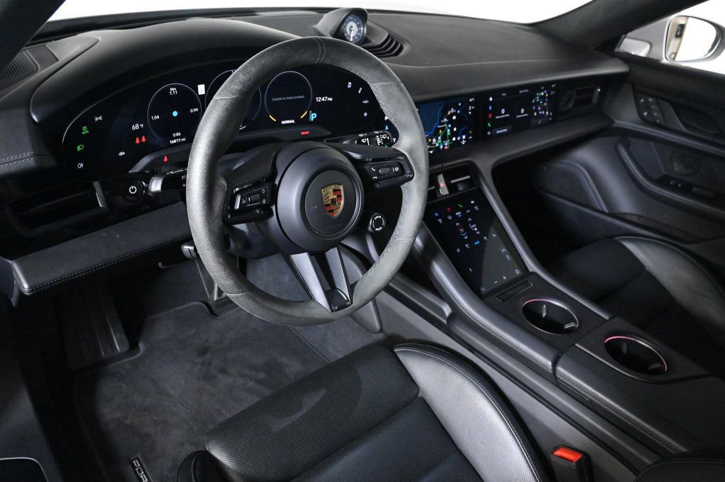 Used 2024 Porsche Taycan GTS image 4