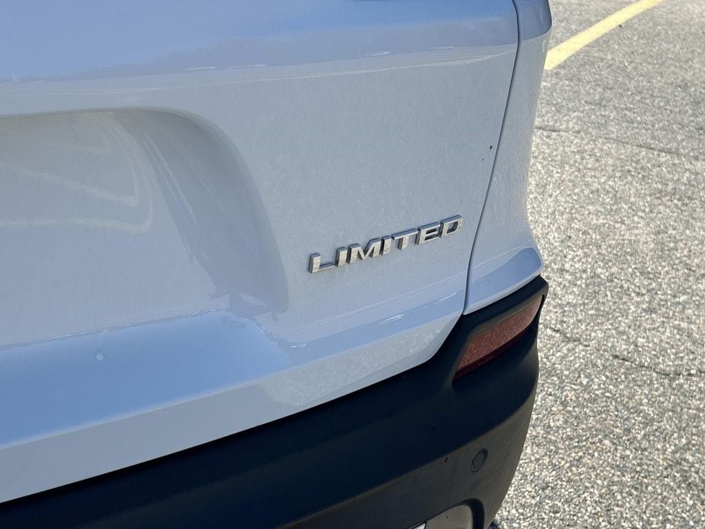 Used 2019 Jeep Cherokee Limited AWD/4WD image 14