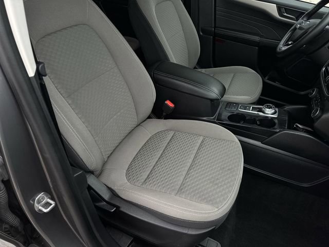Used 2022 Ford Escape SE w/ Cold Weather Package image 27