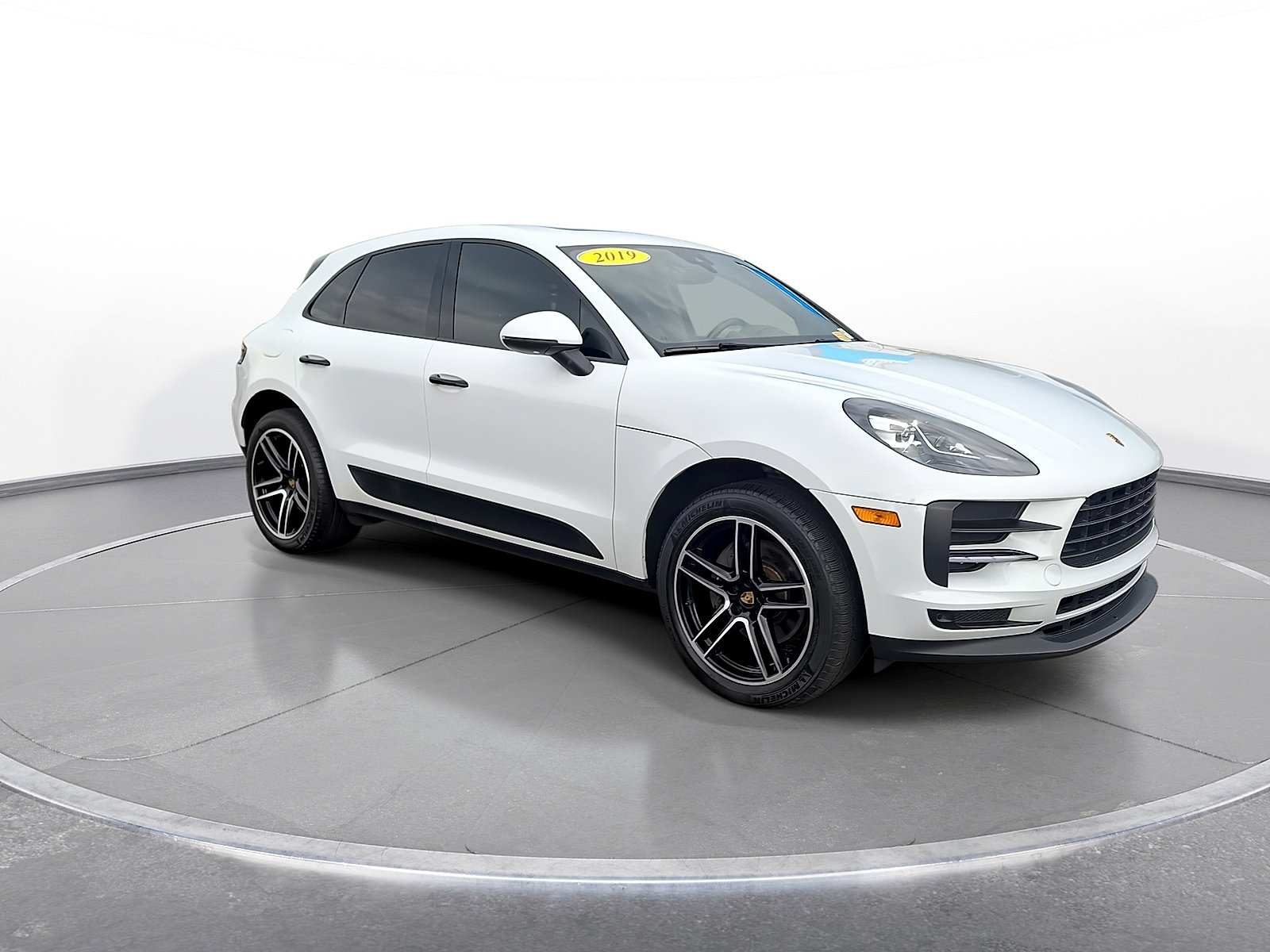 Used 2019 Porsche Macan AWD/4WD image 2