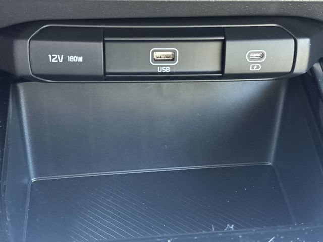 Used 2026 Kia Niro LX FWD image 23