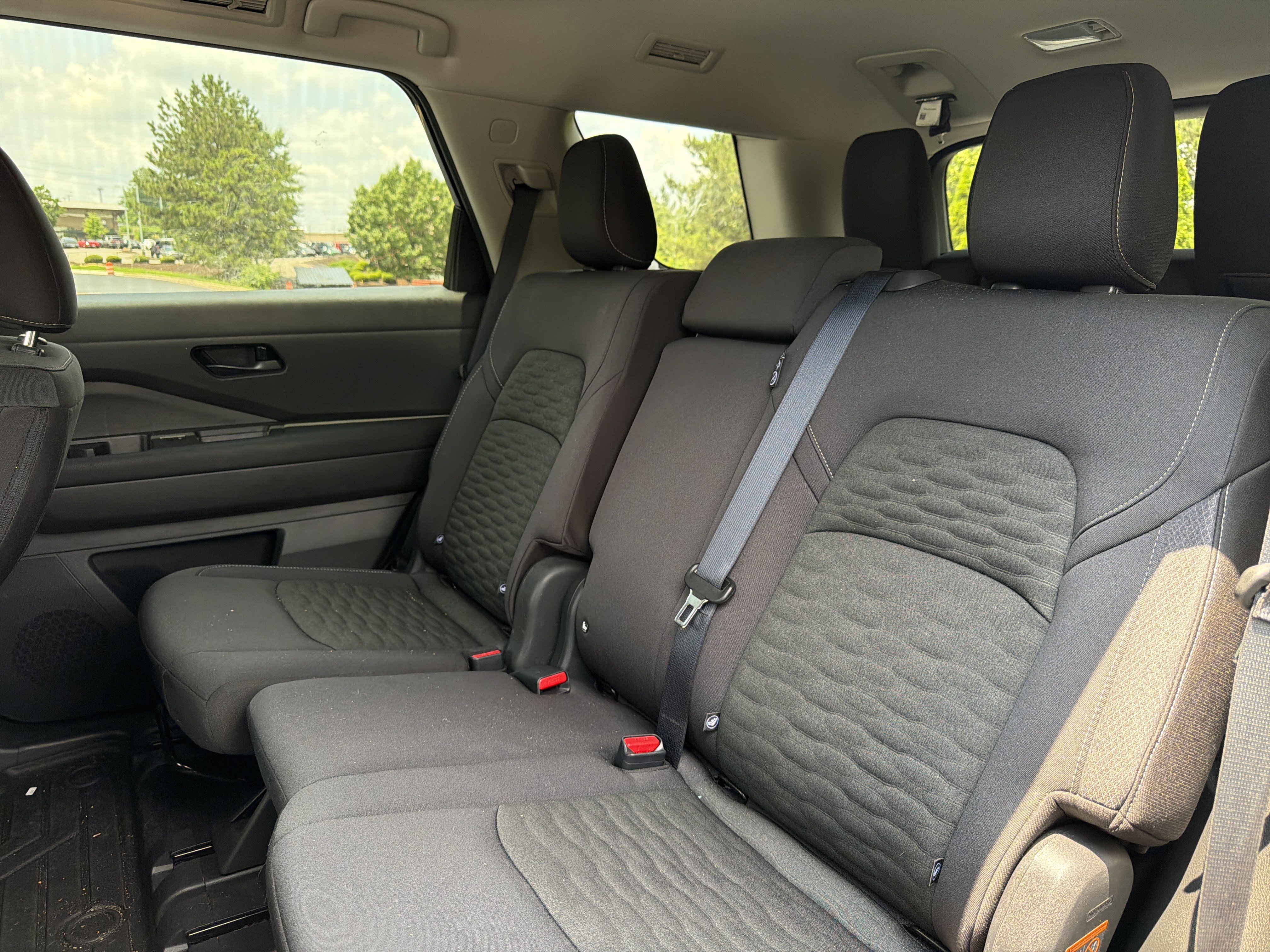 Used 2025 Nissan Pathfinder S AWD/4WD image 8