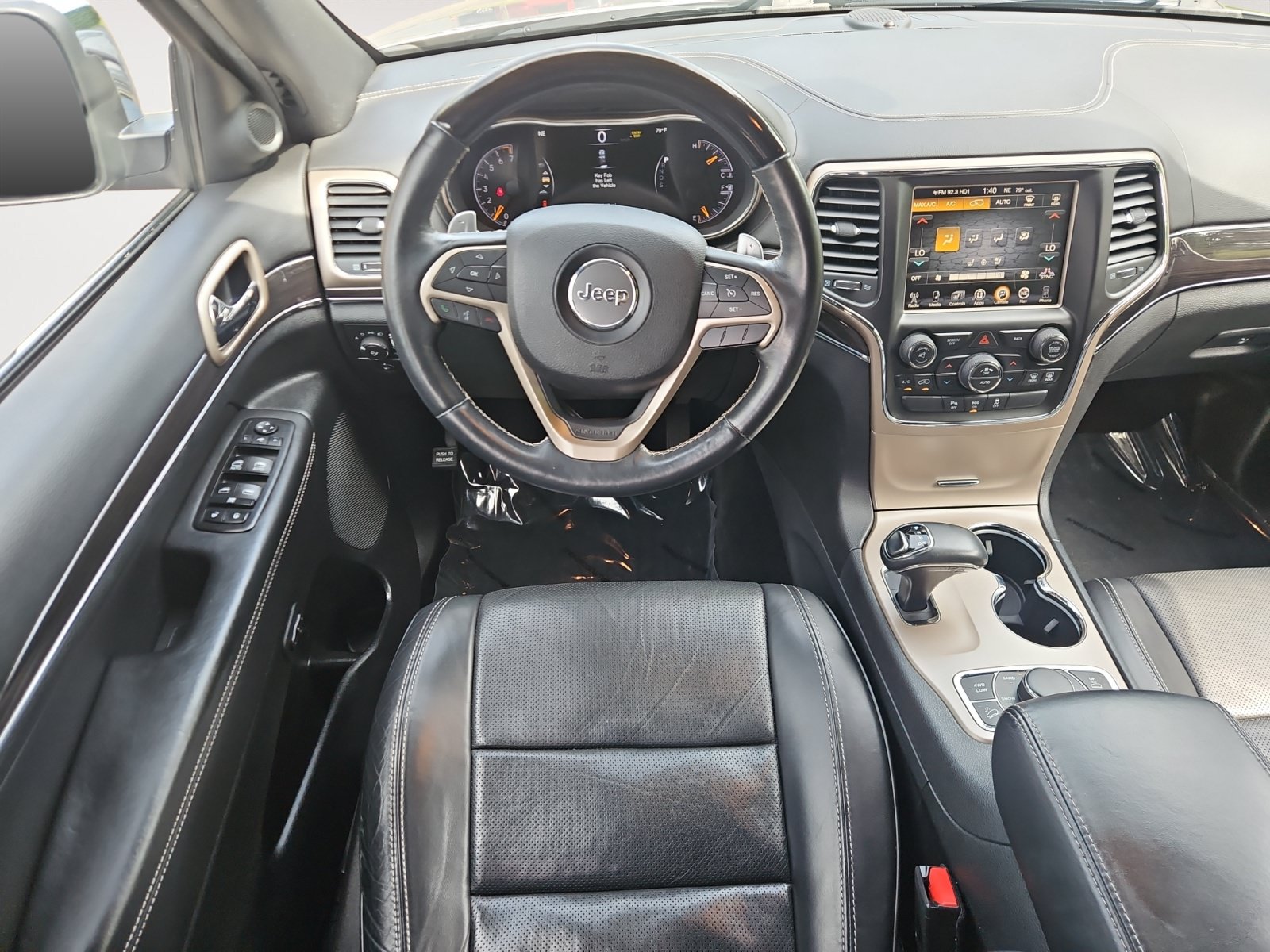 Used 2014 Jeep Grand Cherokee Overland AWD/4WD image 10