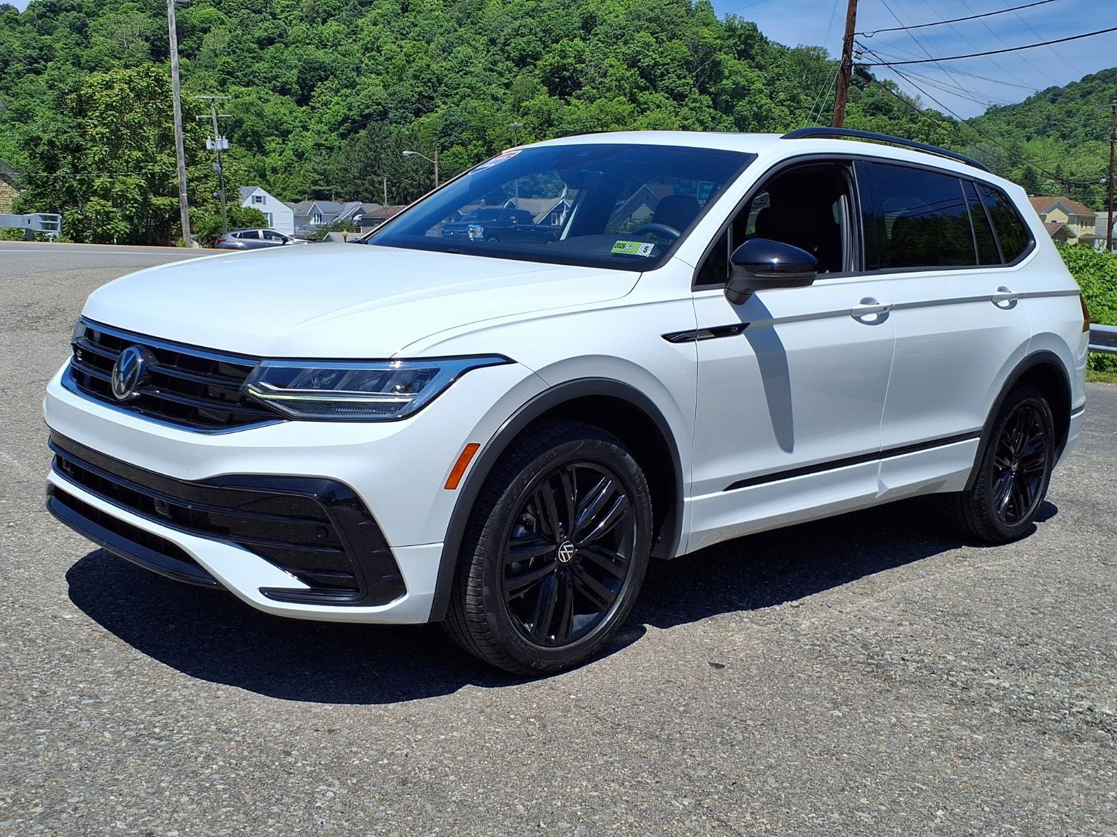 Used 2022 Volkswagen Tiguan SE R-Line
