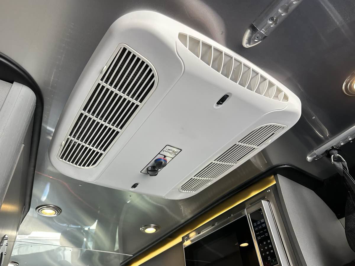 Used 2020 Mercedes-Benz Sprinter 3500 image 26