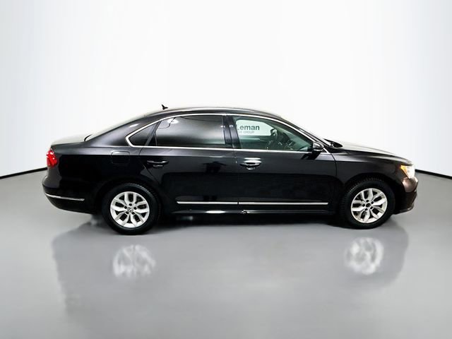 Used 2017 Volkswagen Passat 1.8T S FWD image 8