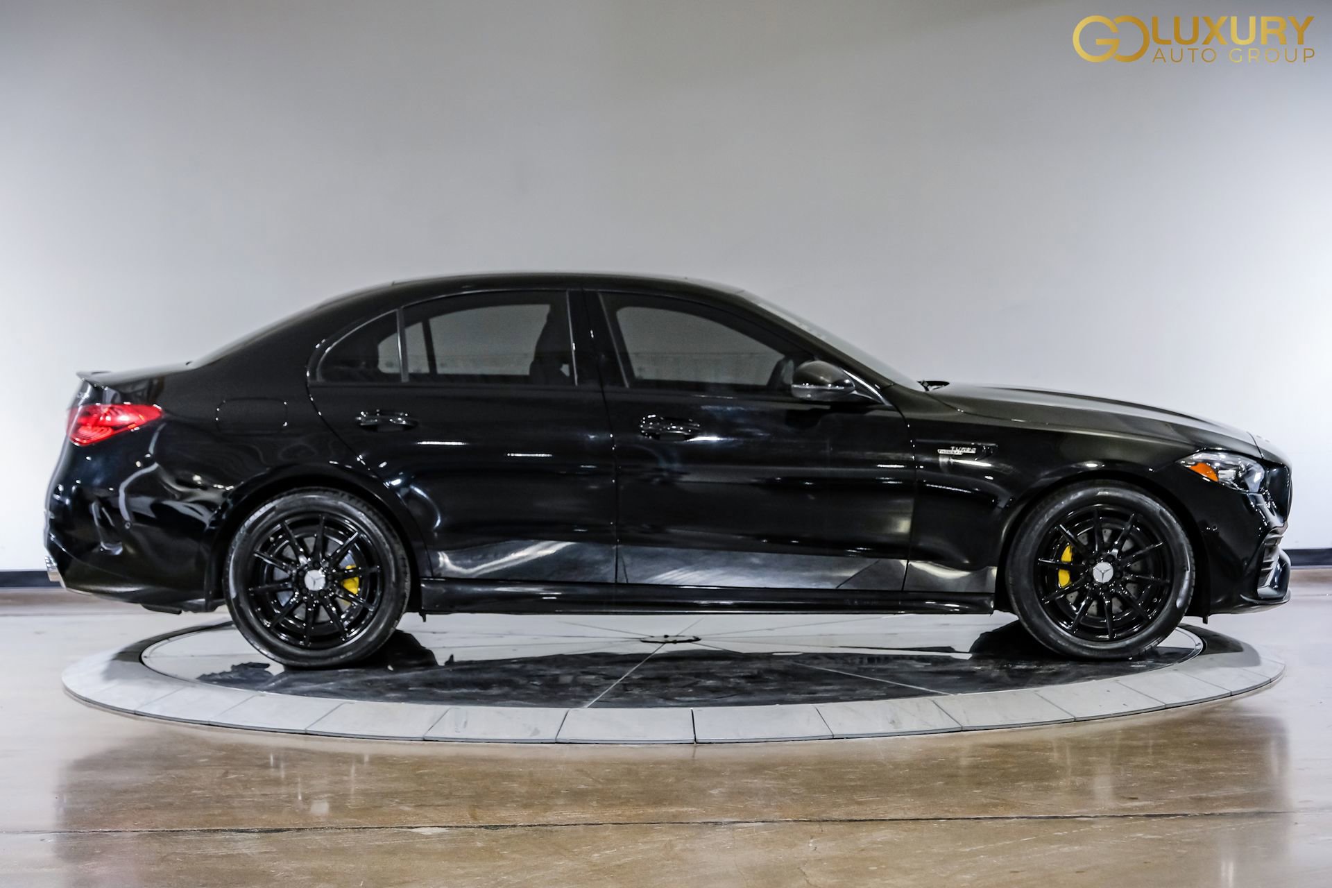 Used 2024 Mercedes-Benz C 43 AMG 4MATIC Sedan w/ Driver Assistance Package image 9