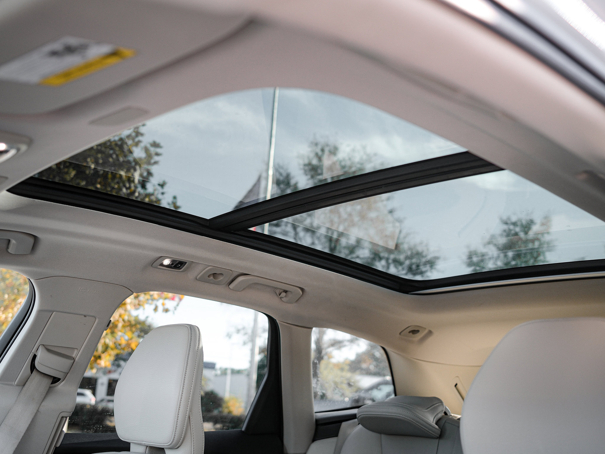 Used 2020 Volvo XC60 T6 Momentum image 28