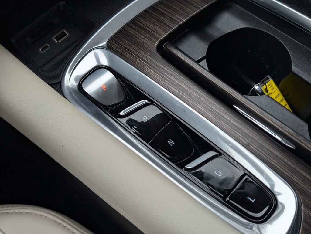 Used 2022 Buick Enclave Avenir w/ Avenir Technology Package image 20