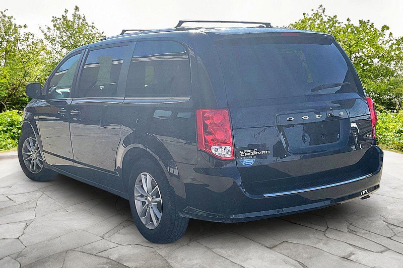 Used 2020 Dodge Grand Caravan SXT image 4