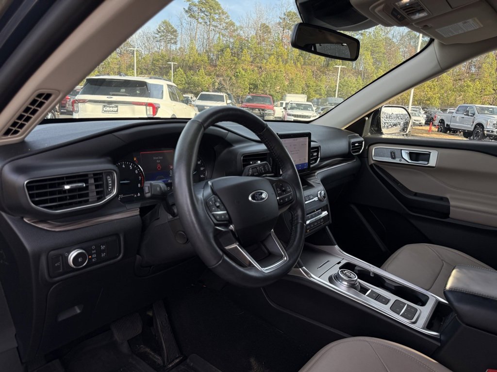 Used 2020 Ford Explorer Limited w/ Class III Trailer Tow Package image 10