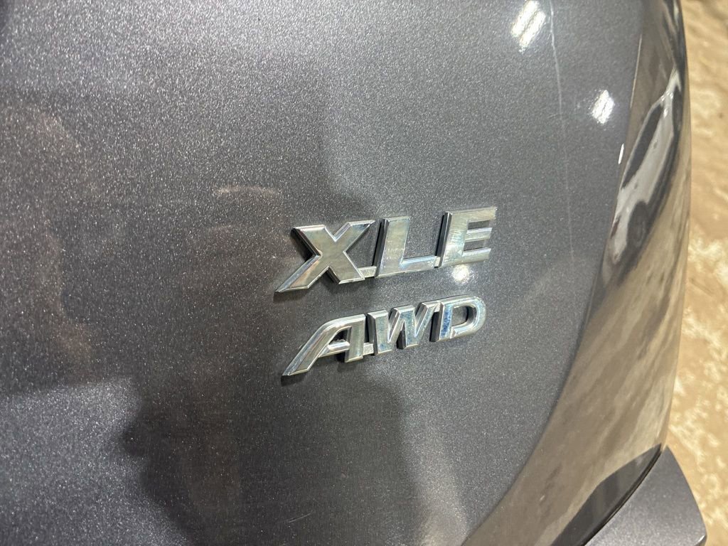 Used 2018 Toyota RAV4 XLE w/ All Weather Liner Package image 7