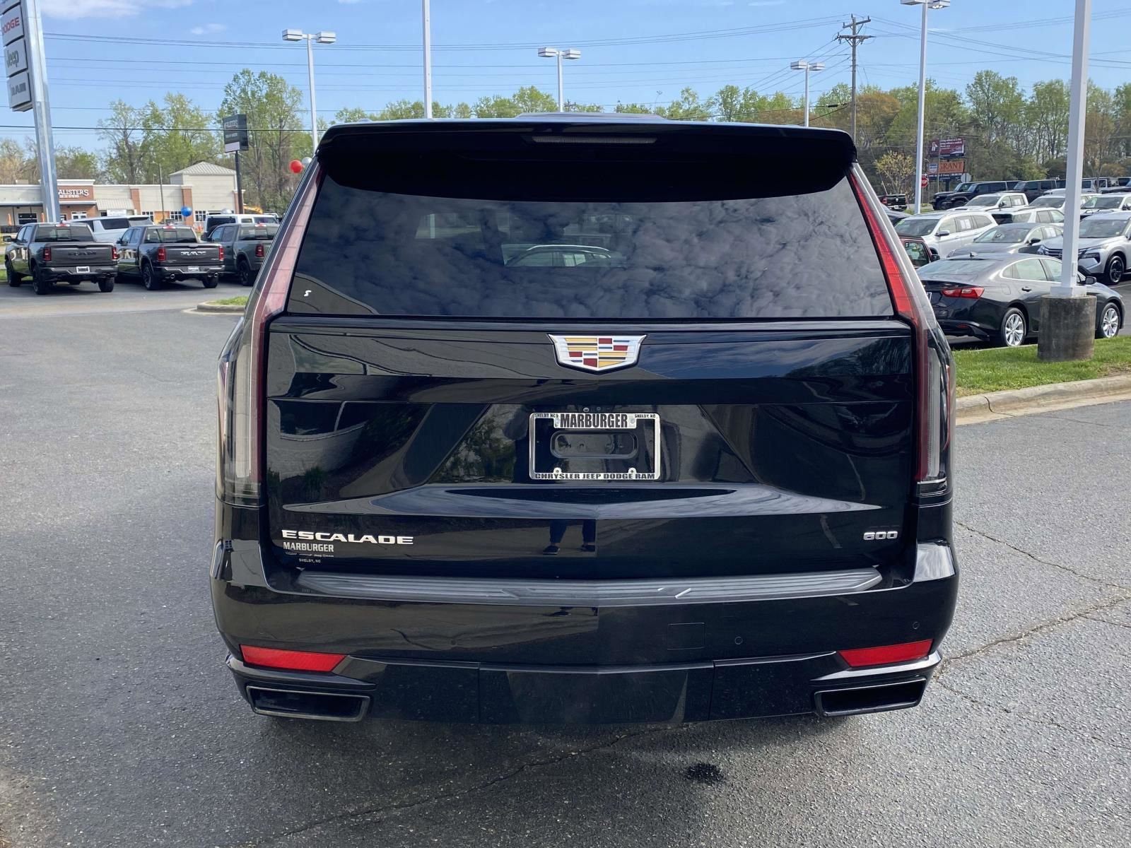 Used 2021 Cadillac Escalade Sport w/ LPO, ONYX Package image 6