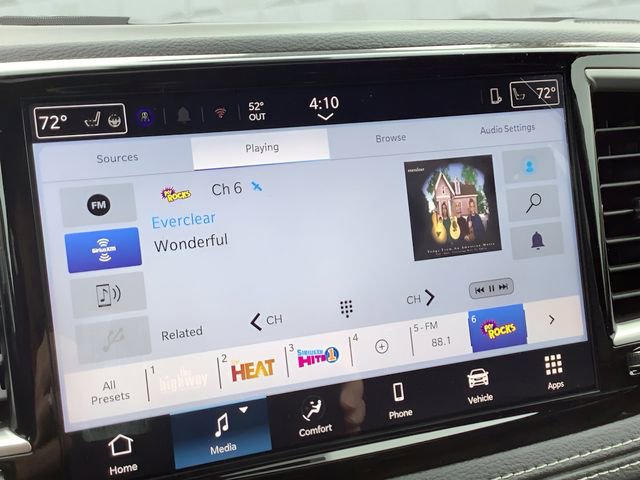 New 2026 Chrysler Pacifica Select image 13