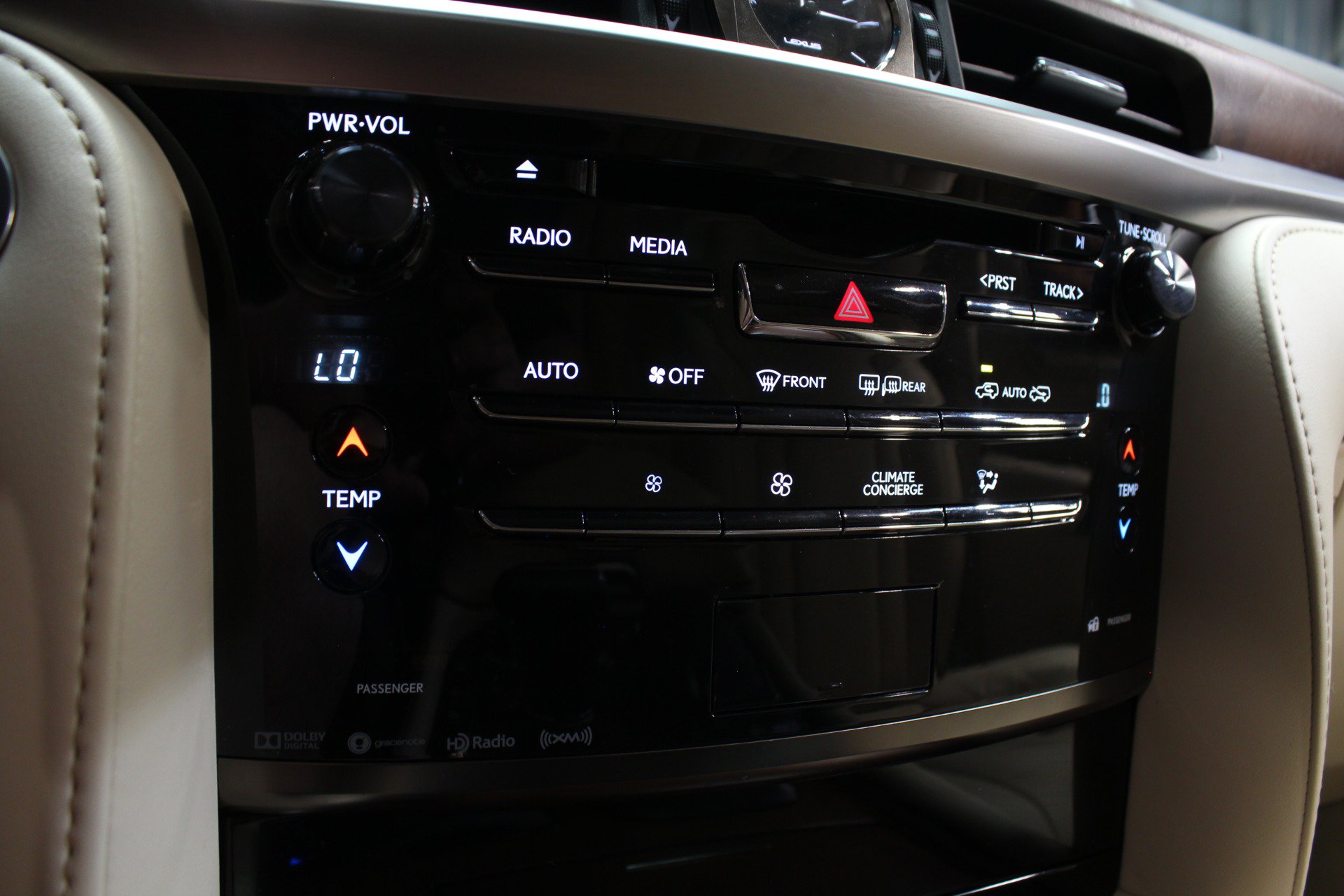 Used 2021 Lexus LX 570 4WD w/ Luxury Package image 69