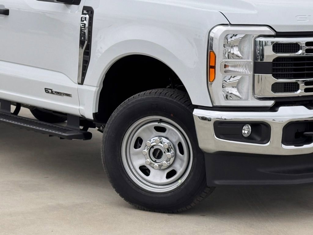 New 2025 Ford F350 XL w/ XL Chrome Package AWD/4WD image 4