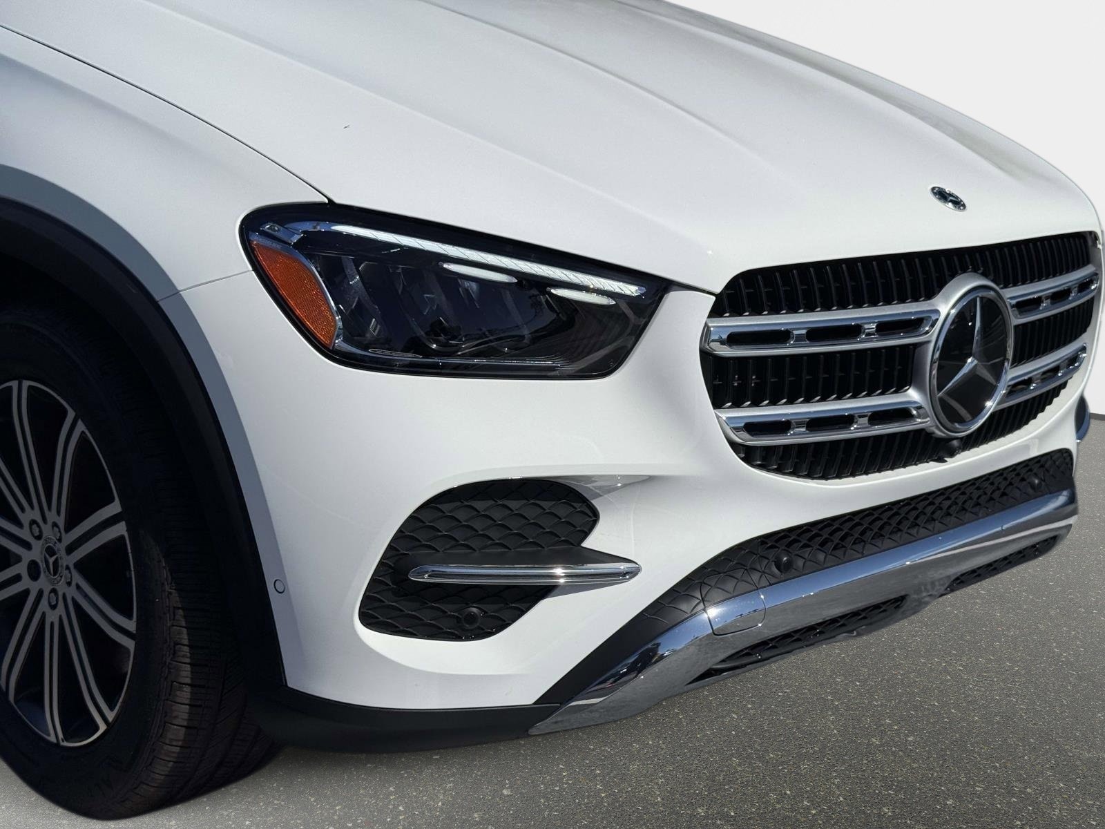 Used 2025 Mercedes-Benz GLE 450e 4MATIC image 9