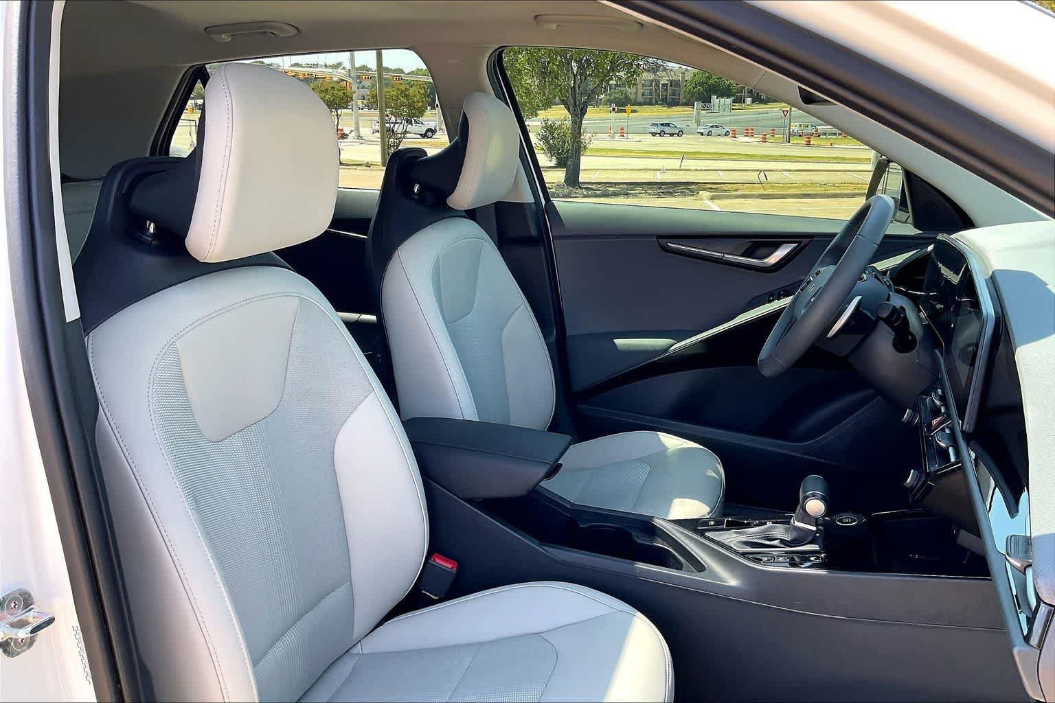Certified 2023 Kia Niro EX Touring FWD image 13