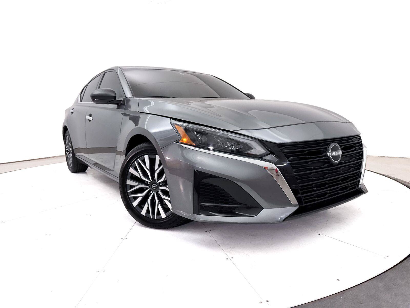Used 2024 Nissan Altima 2.5 SV