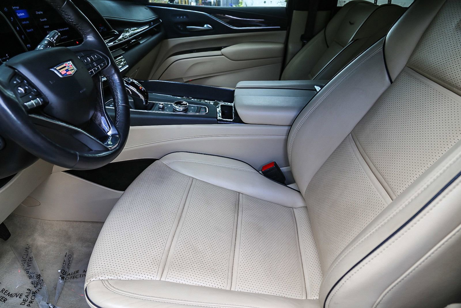 Used 2023 Cadillac Escalade Premium Luxury w/ Performance Package AWD/4WD image 17