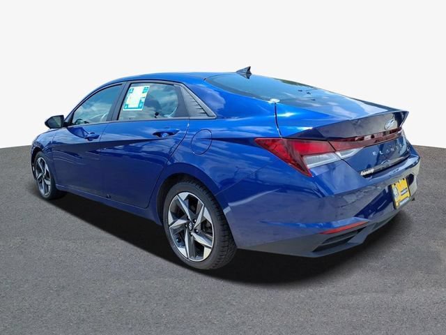 Used 2023 Hyundai Elantra SEL w/ Convenience Package FWD image 2