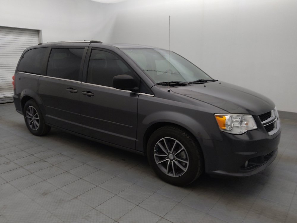 Used 2017 Dodge Grand Caravan SXT image 11