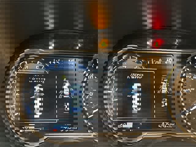 Used 2020 Nissan Versa SR image 16