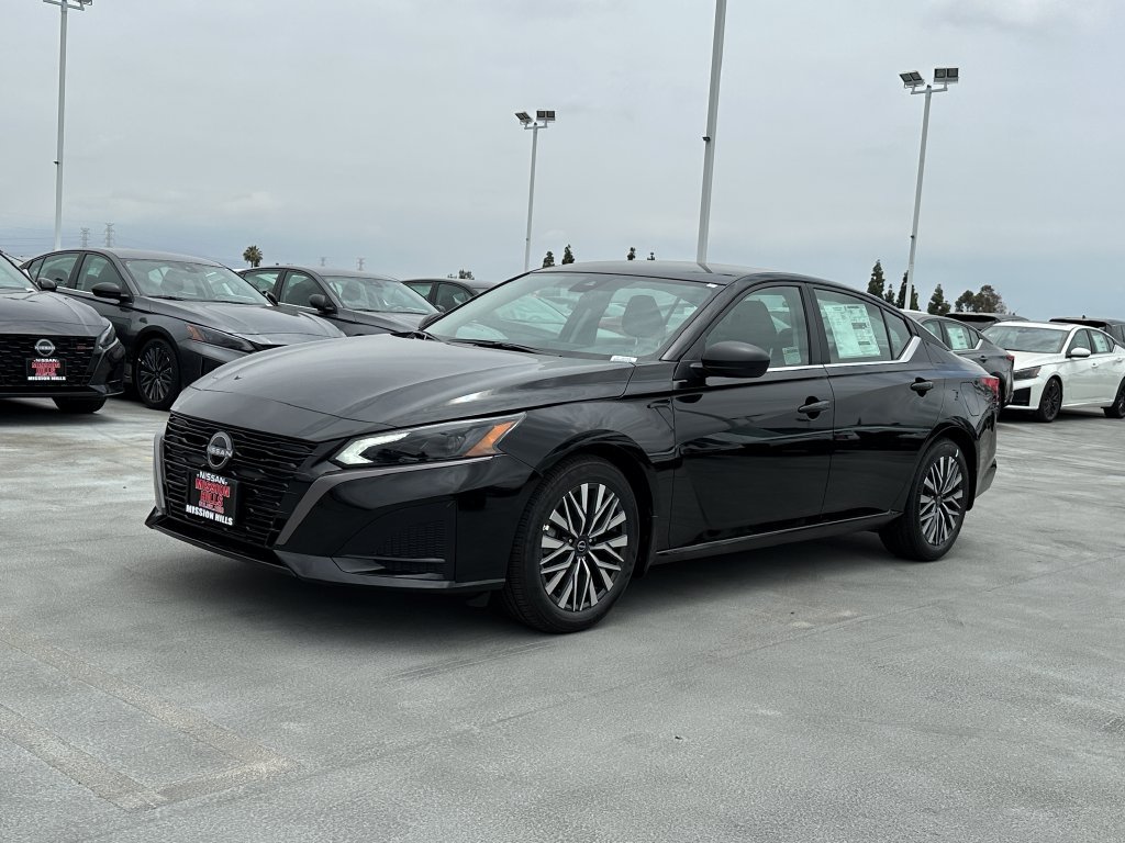 New 2026 Nissan Altima 2.5 SV FWD image 2