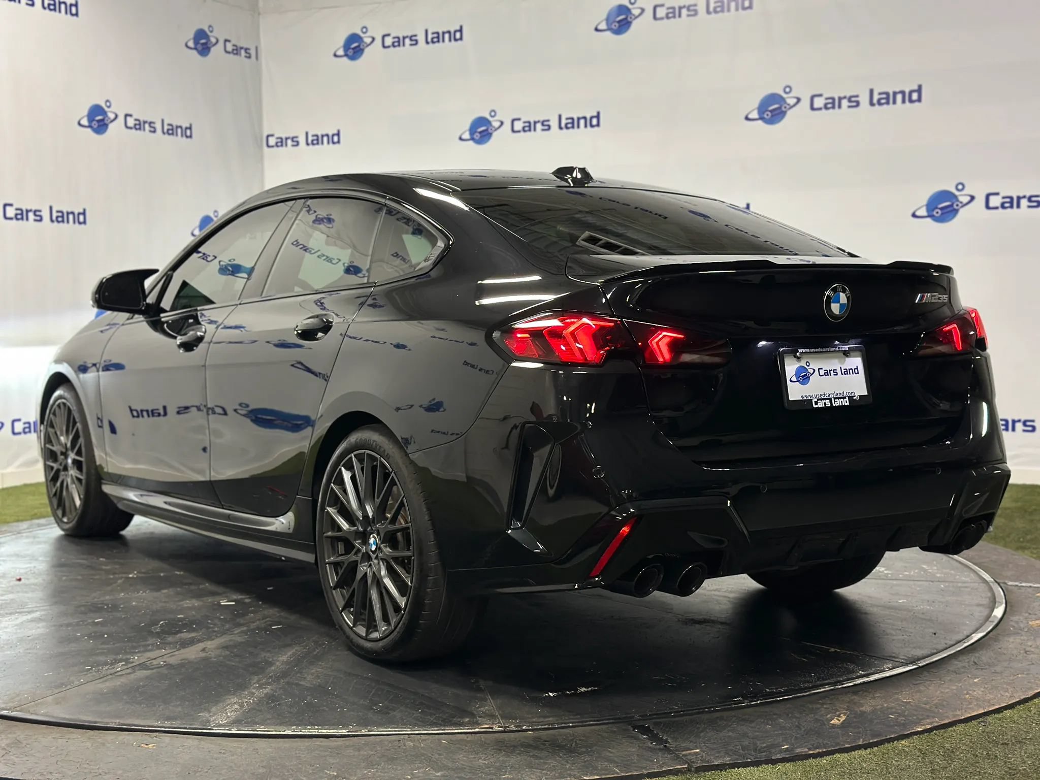 Used 2025 BMW M235i xDrive w/ M Performance Package AWD/4WD image 5