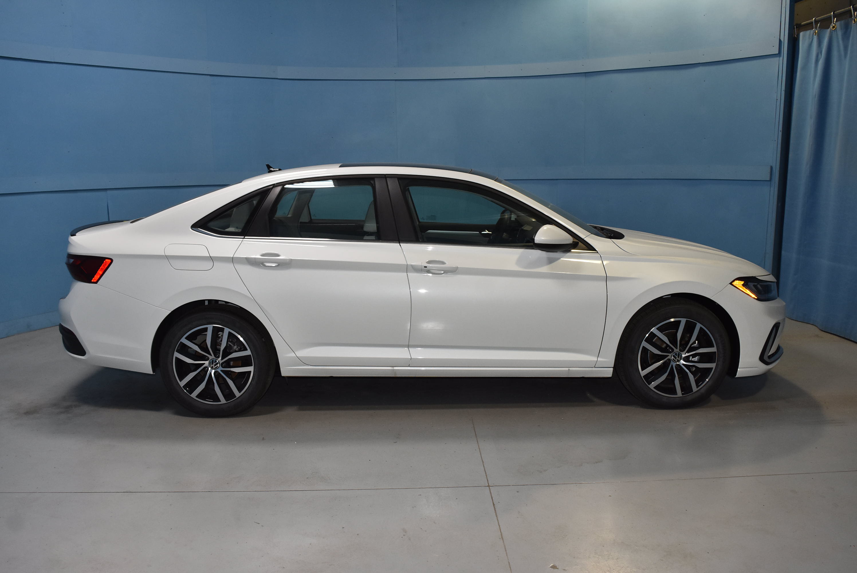 New 2026 Volkswagen Jetta SE FWD image 19